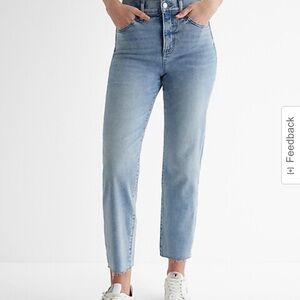 Petite Women's Light Wash Straight Jeans